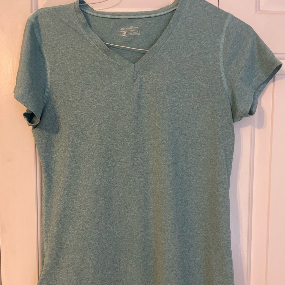 Eddie Bauer woman’s v-neck tee, free dry style. Stitching details. Sz M. EUC